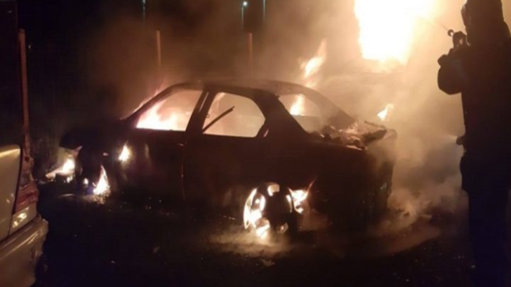 Un șofer beat a incendiat două mașini fără să-și dea seama